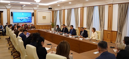 Сенаторы ознакомились с деятельностью Архива Президента фото галереи 1